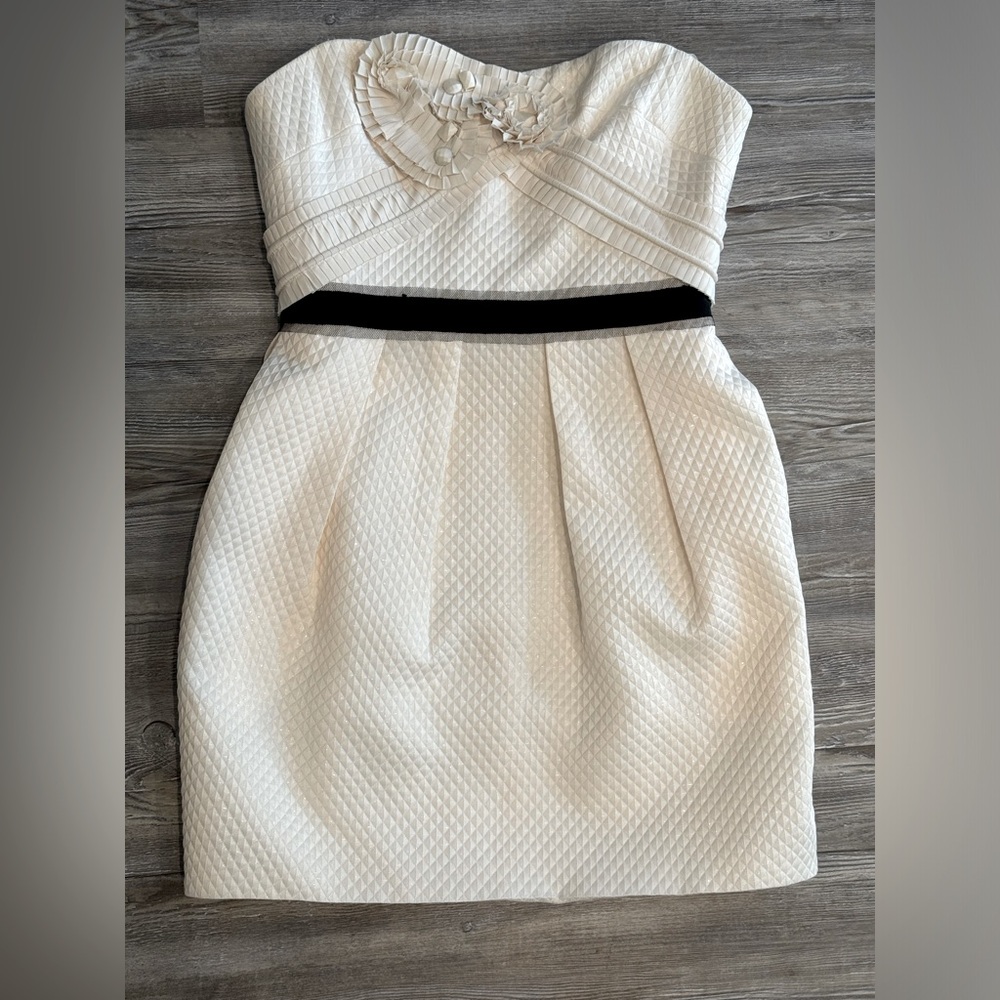 BCBG MaxAzria Women’s Strapless White/Cream with Detailing Cocktail Dress